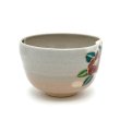 画像2: 八木海峰作　京焼　手描き抹茶茶碗（紅白椿） (2)